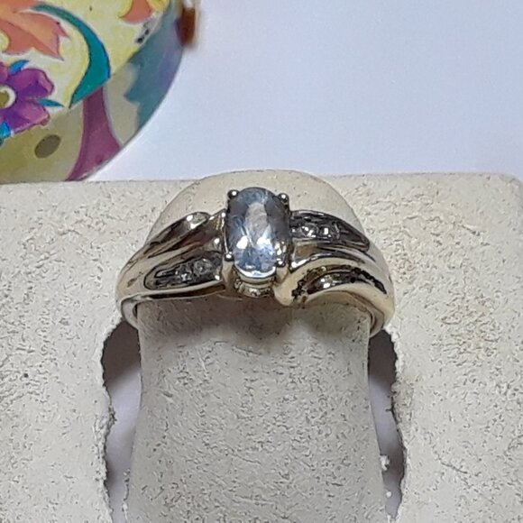 Estate .45ctw Natural Oval Aquamarine & Diamond twist 10Kt Yellow Gold Ring20149